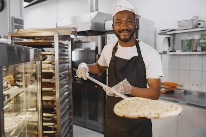 Vaga para masseiro pizzaiolo no Boqueirão 