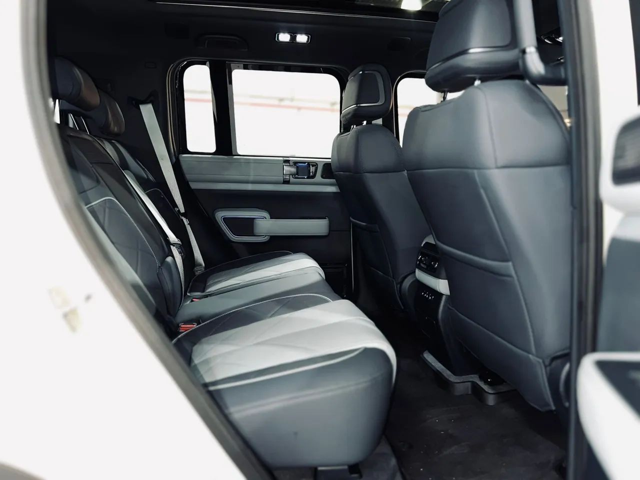 Denza B5 4WD, foto 11 de 20