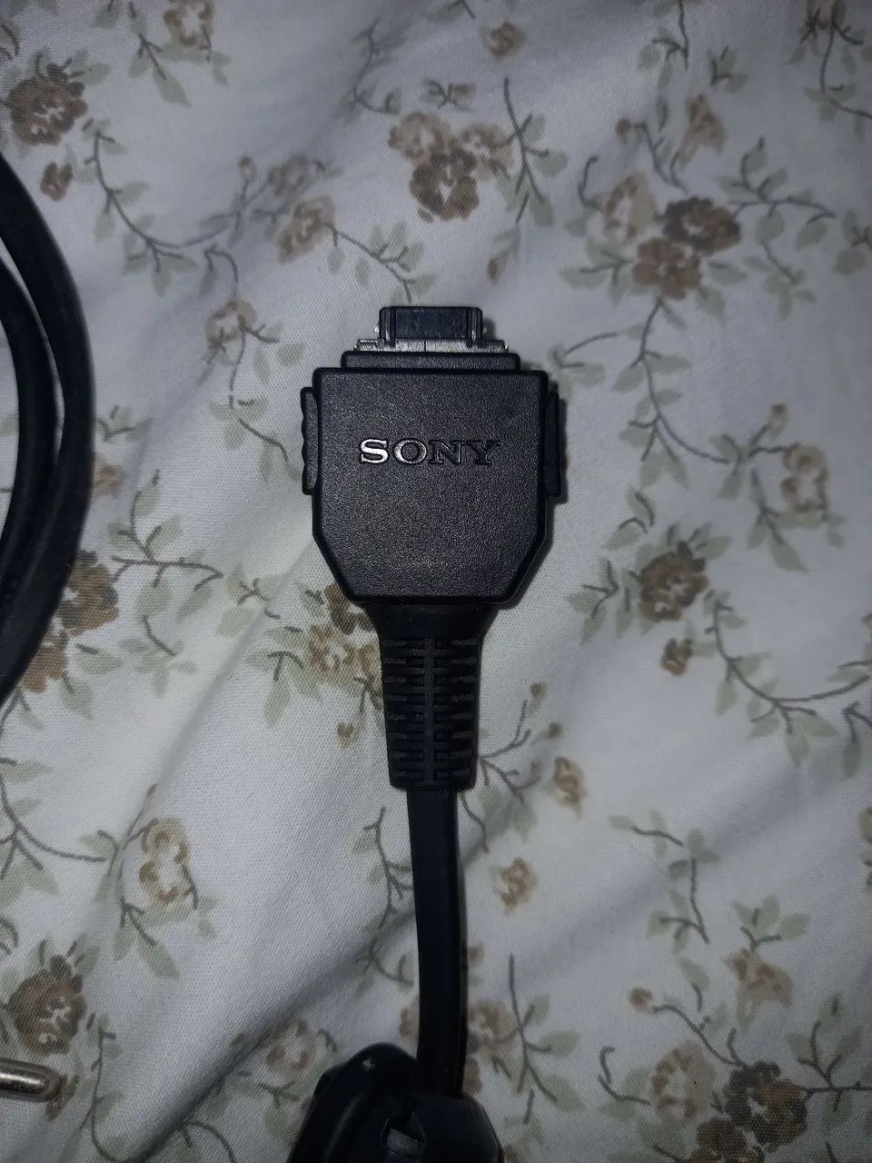Cabo USB câmera cyber shot usada - Foto 2