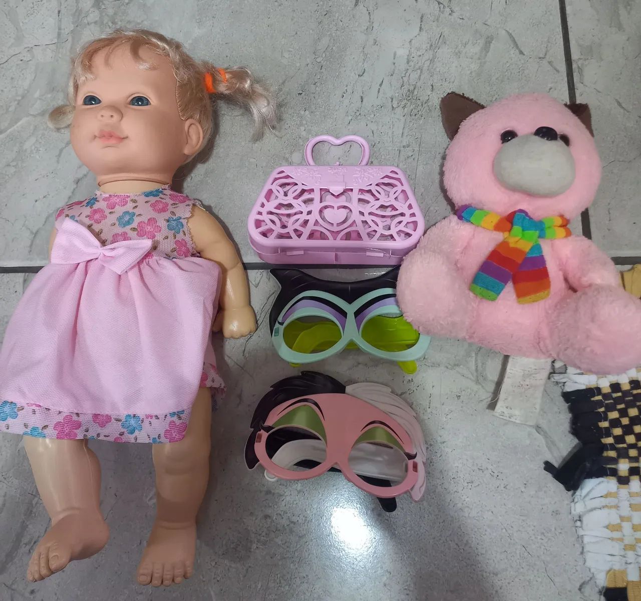 Kit bonecas  e urso 