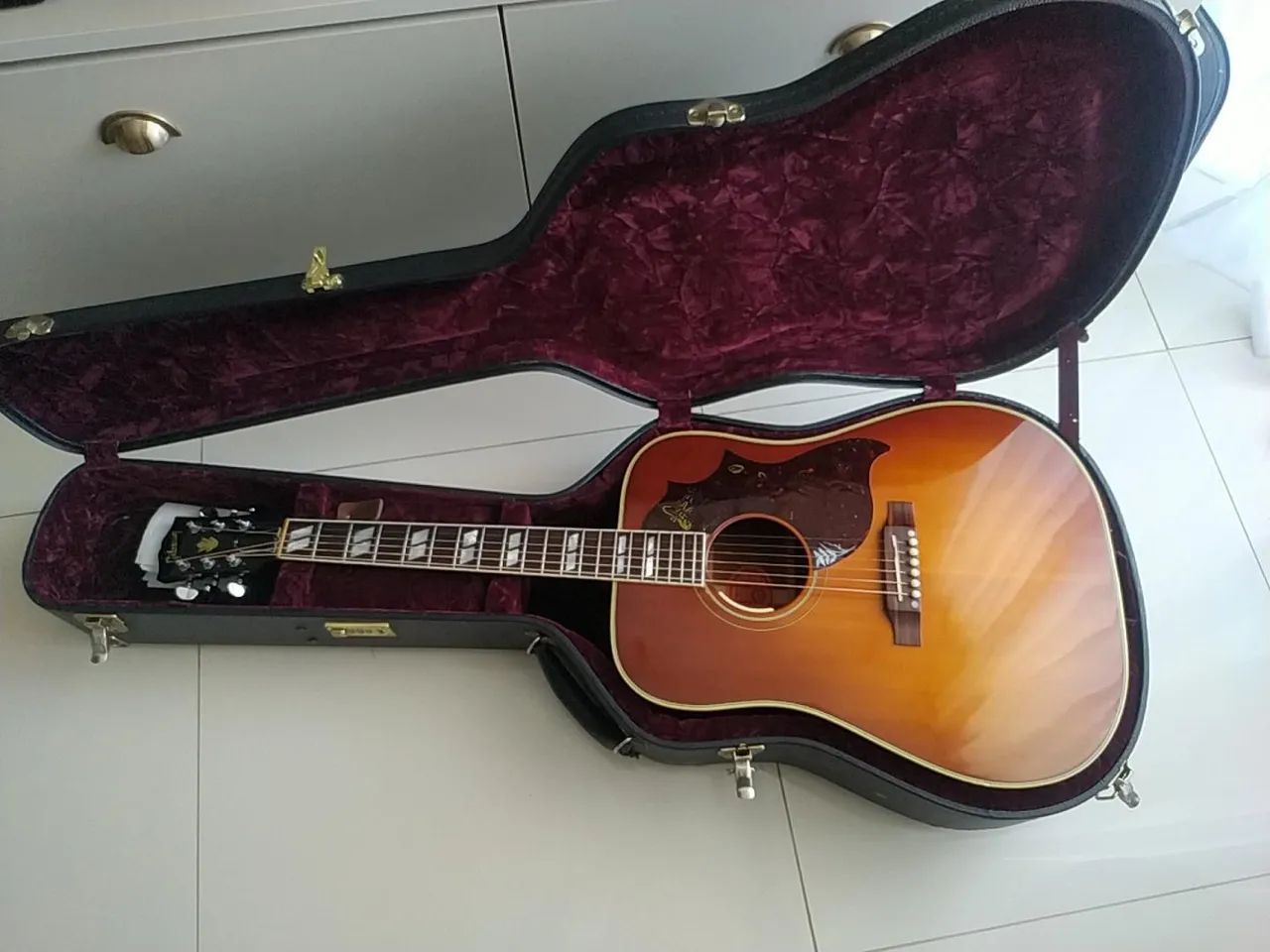 Gibson hummibird 2002 