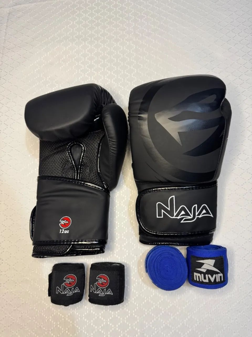 Saco de pancada + luva de boxe - Foto 4