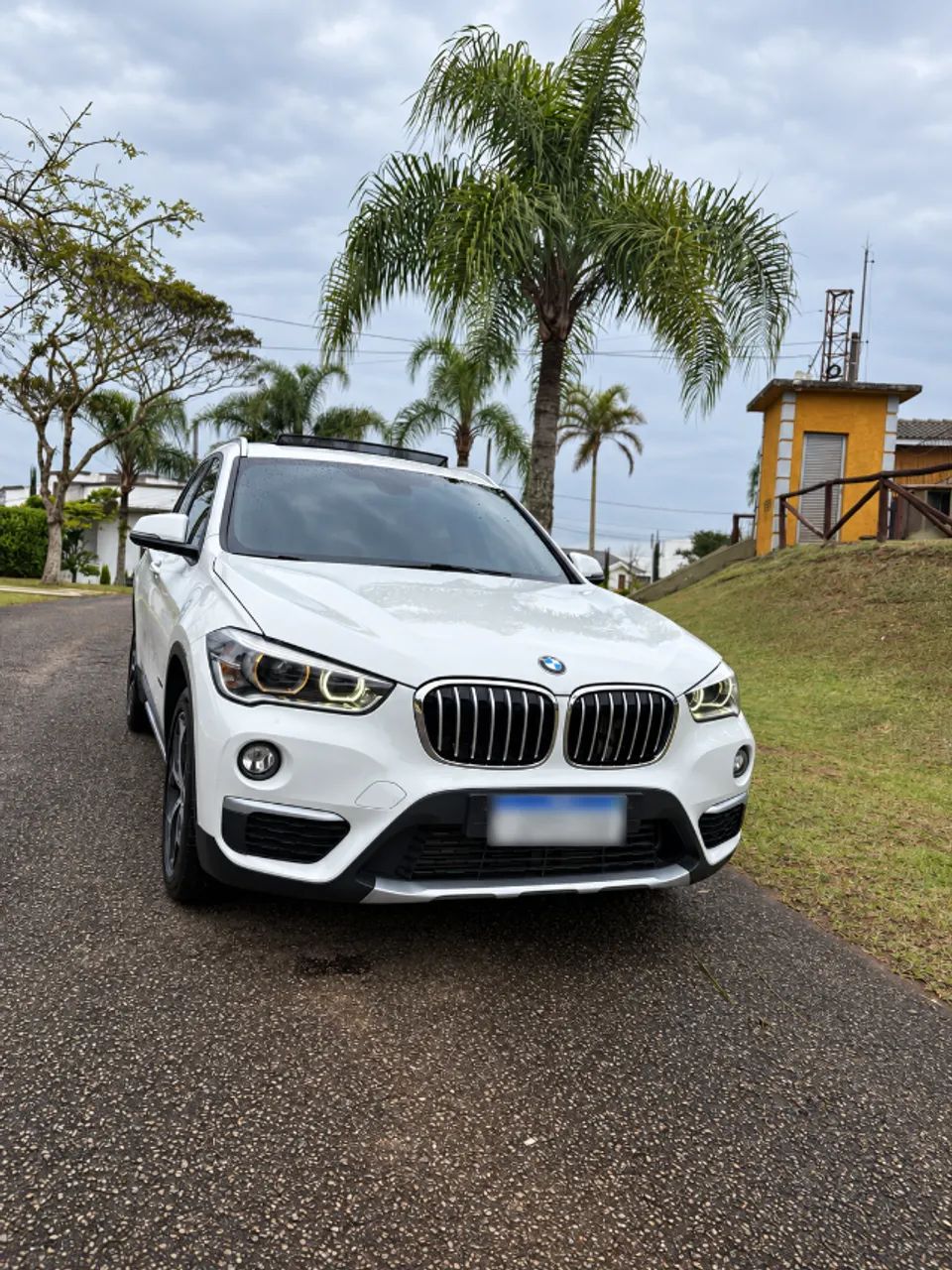 BMW X1 Sdrive 20I X-line 2.0 TB Active Flex 2016