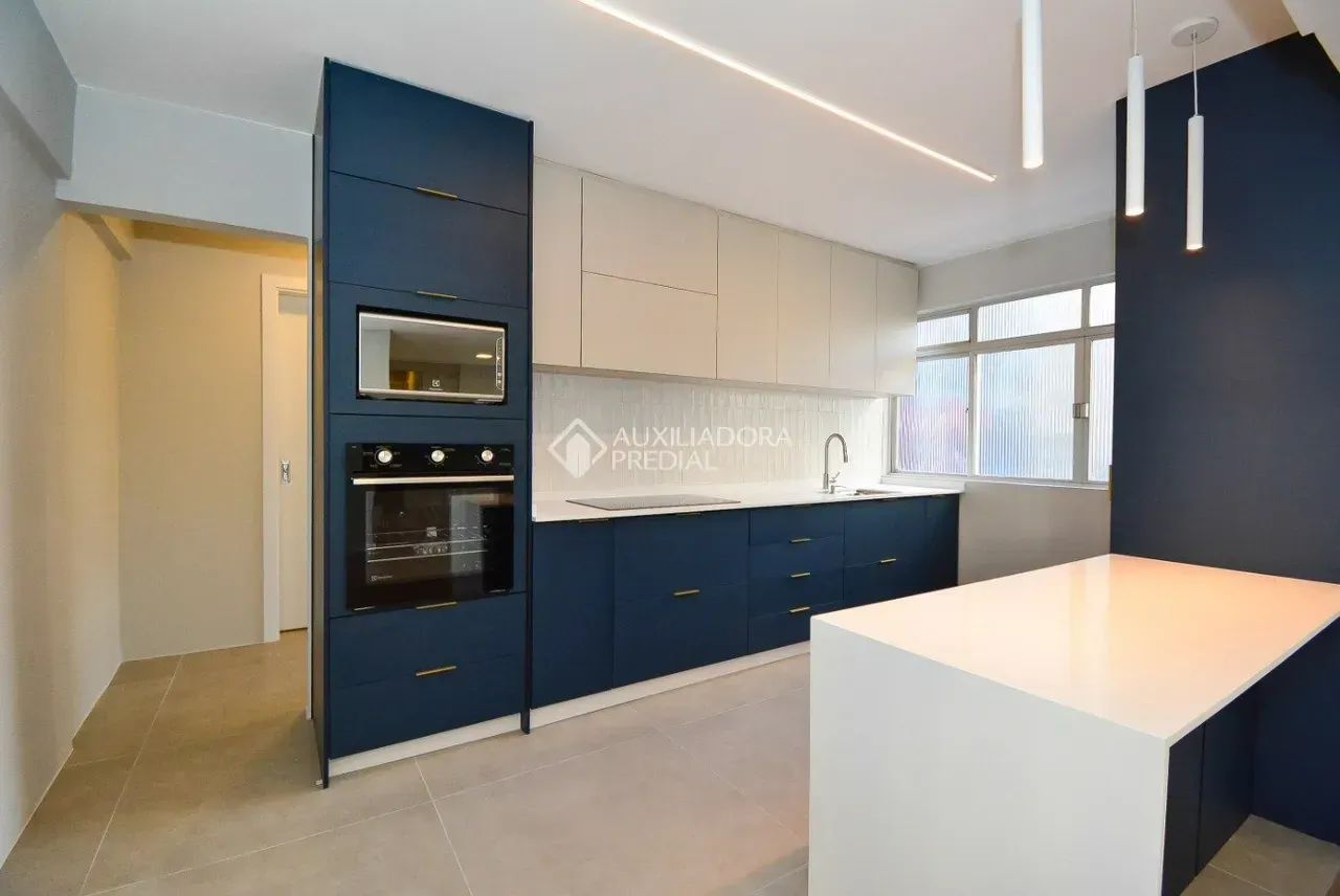 Apartamento Reformado com Vista Mar e 4 Dormitórios no Centro de Florianópolis - Foto 3