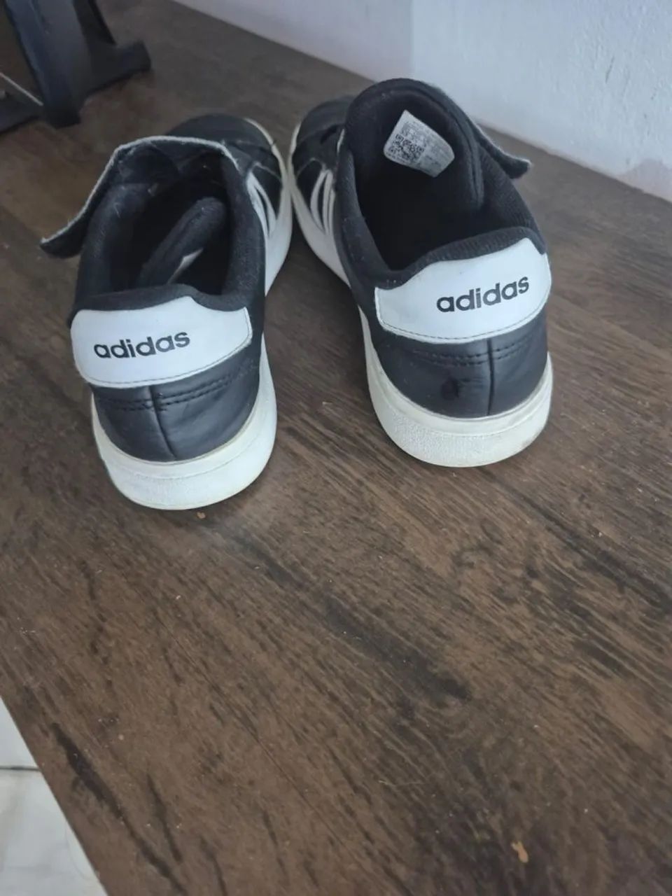 Tenis adidas  32/33 - Foto 2