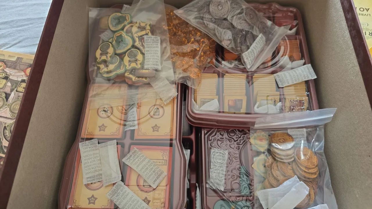 Jogo de tabuleiro Trickerion Big Box - Foto 4