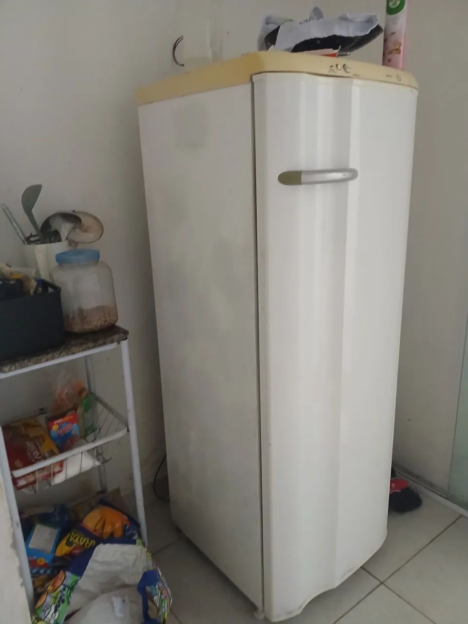 Geladeira toda boa pra vender logo! - Foto 3