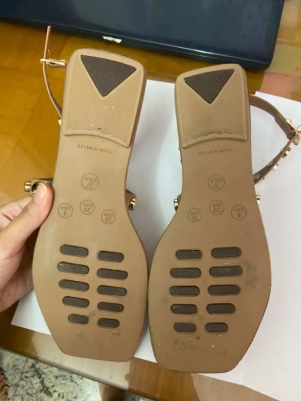 Sandália de tachas Constance - Foto 3