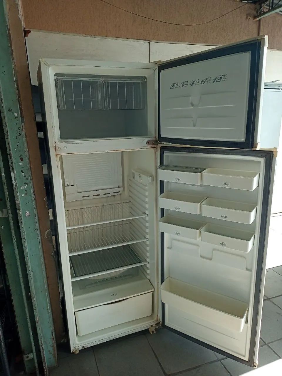 Geladeira usada Eletrolux 320l  - Foto 4