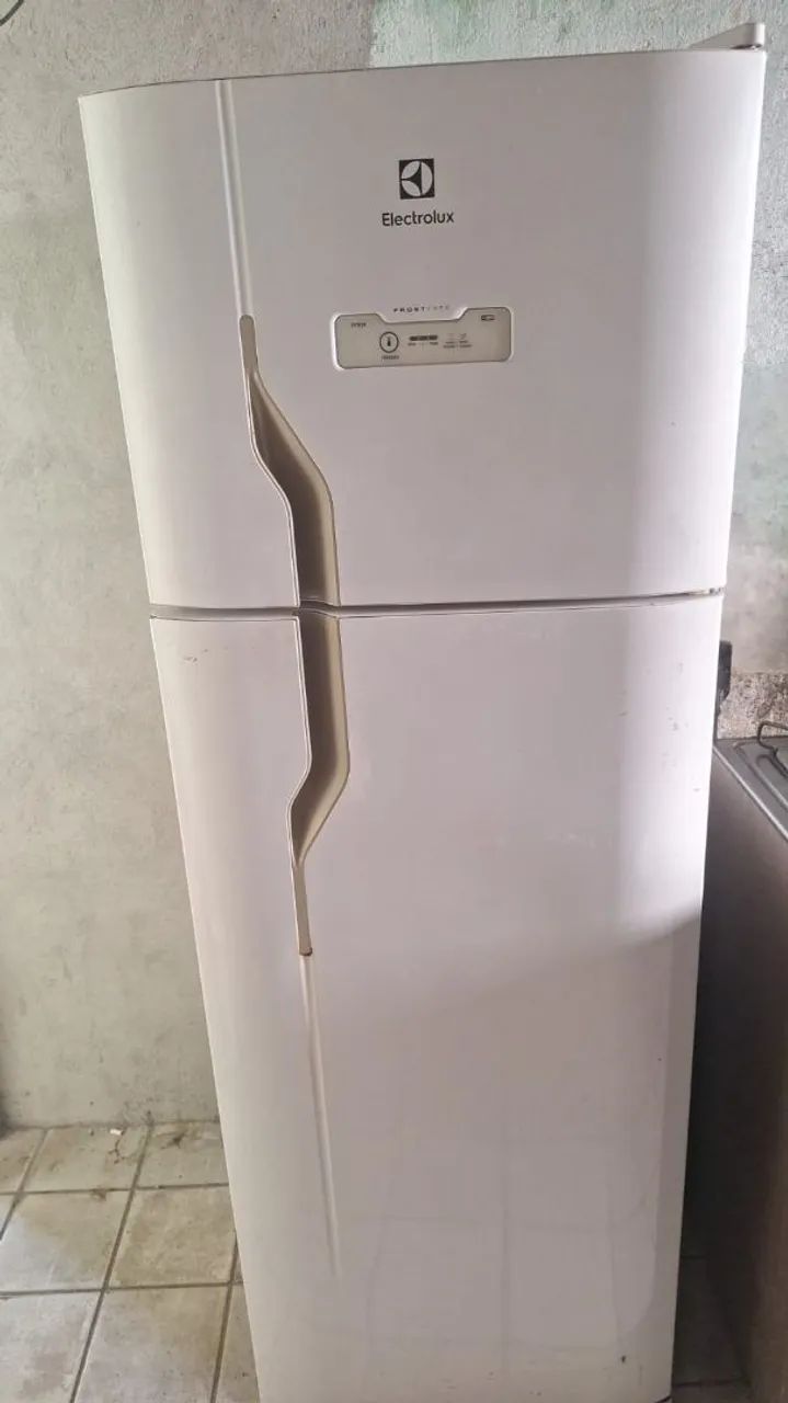 Geladeira Electrolux 390L