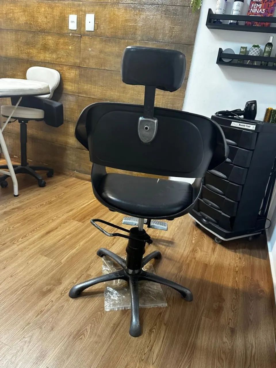 Cadeira de Cabeleireiro Hidráulica Dompel Prima Profissional  - Foto 3