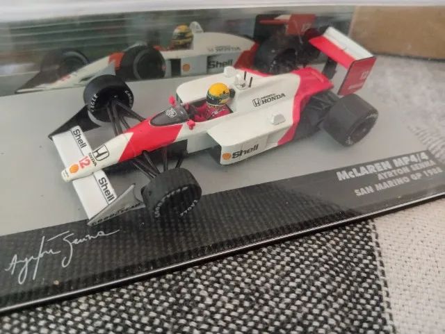 Carrinho de coleção do Ayrton Senna 
