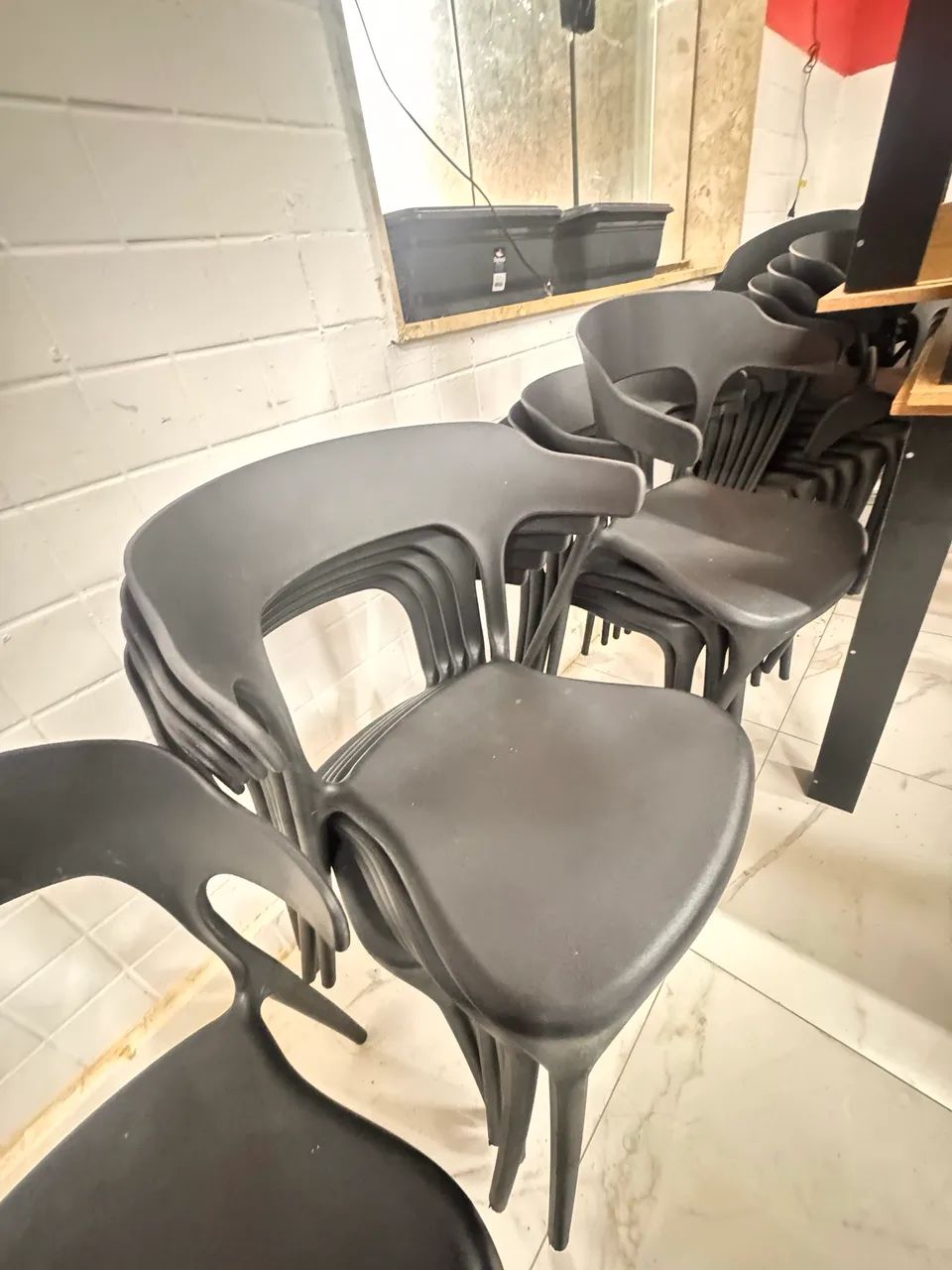 Conjunto de mesa com cadeiras 
