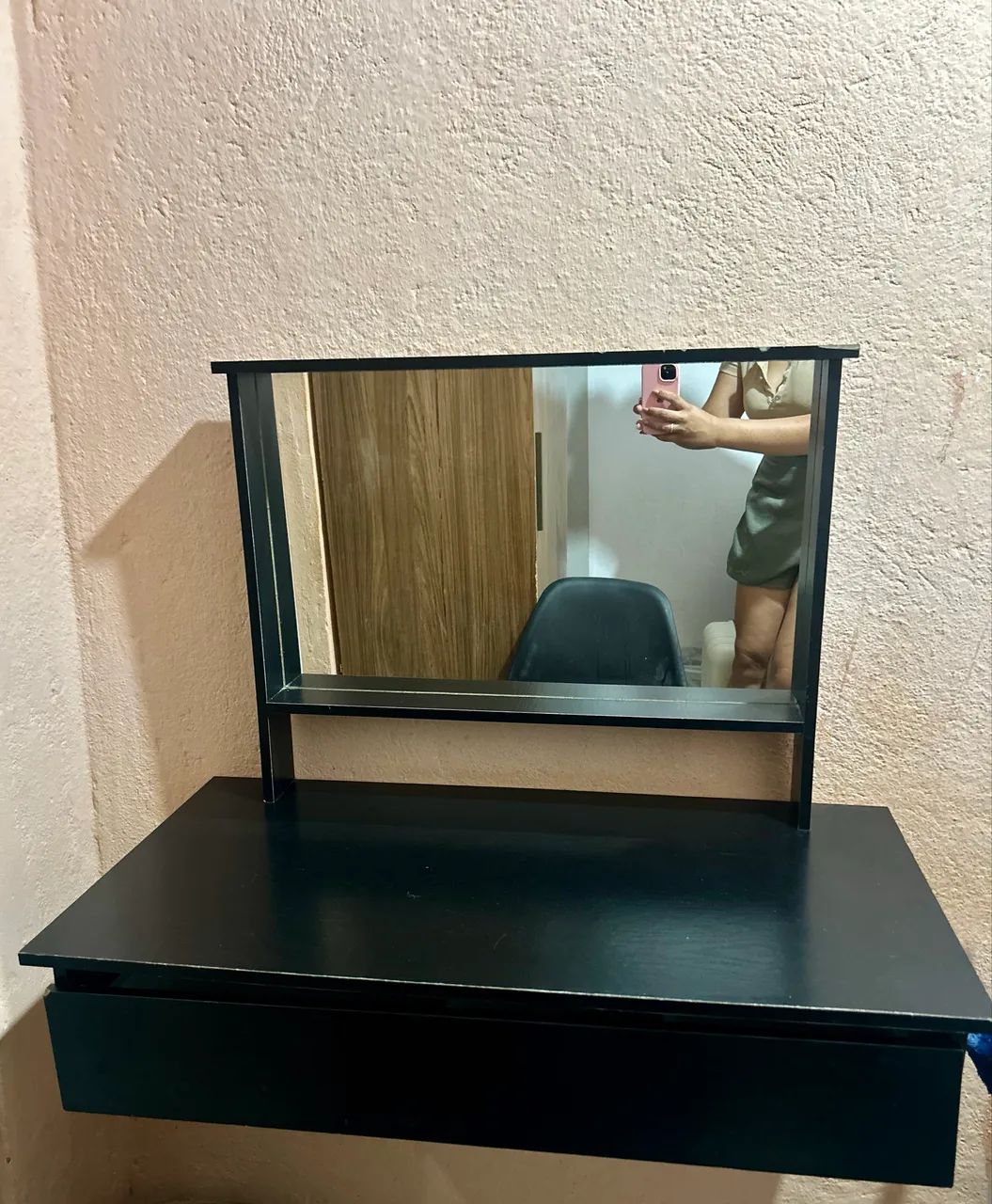Slightly used dressing table65576101256706120