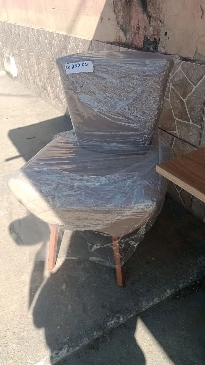 Vendo banquetas e bancos em madeira  - Foto 3