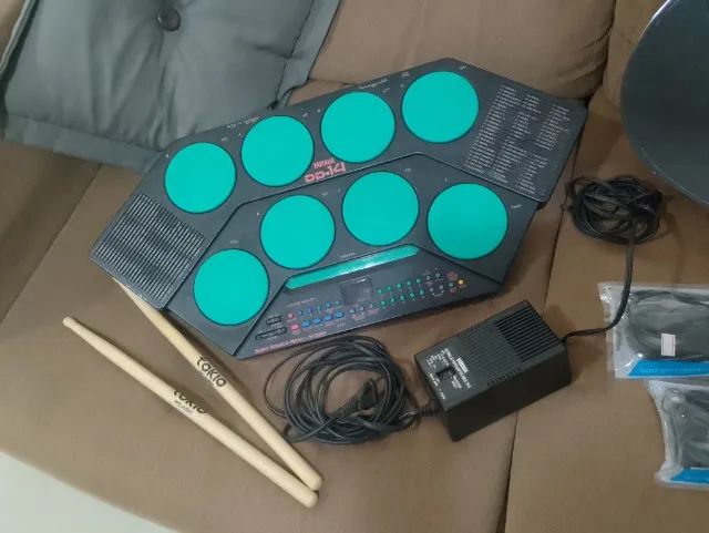 Vendo bateria eletrônica, um violão elétrico e um meia lua - Foto 3