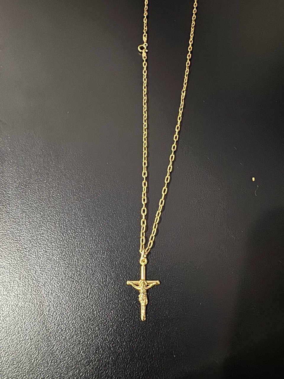 Corrente de ouro 18k (750) com pingente de crucifixo 