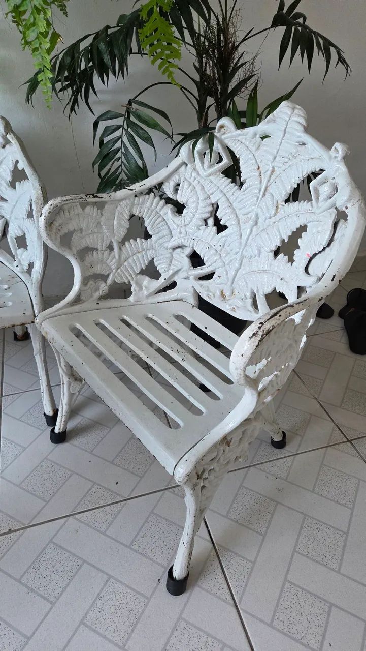 Conjunto Mesa e Cadeiras em Ferro Fundido  - Foto 3