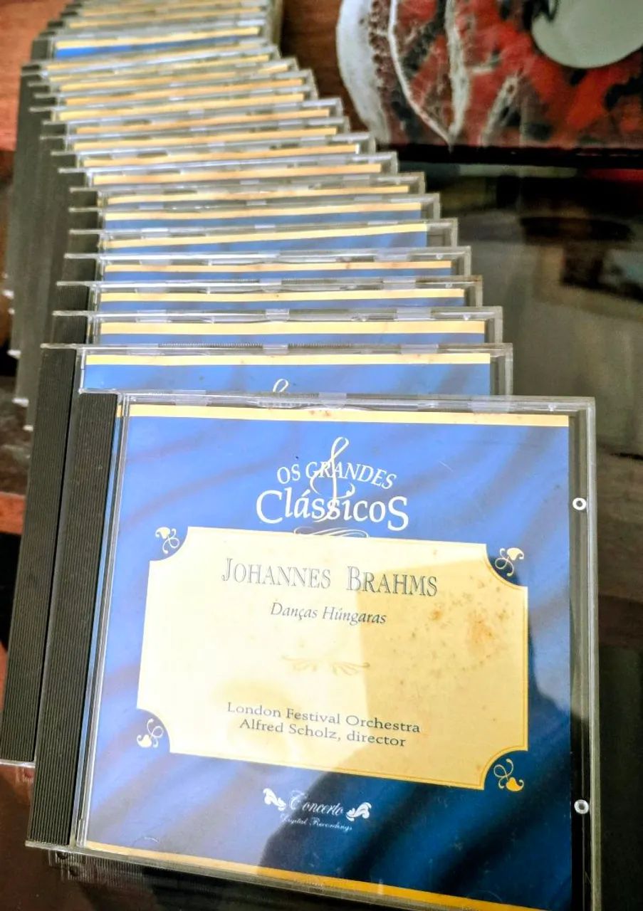 Coleção de CDs "Os Grandes Clássicos" 24 CDs