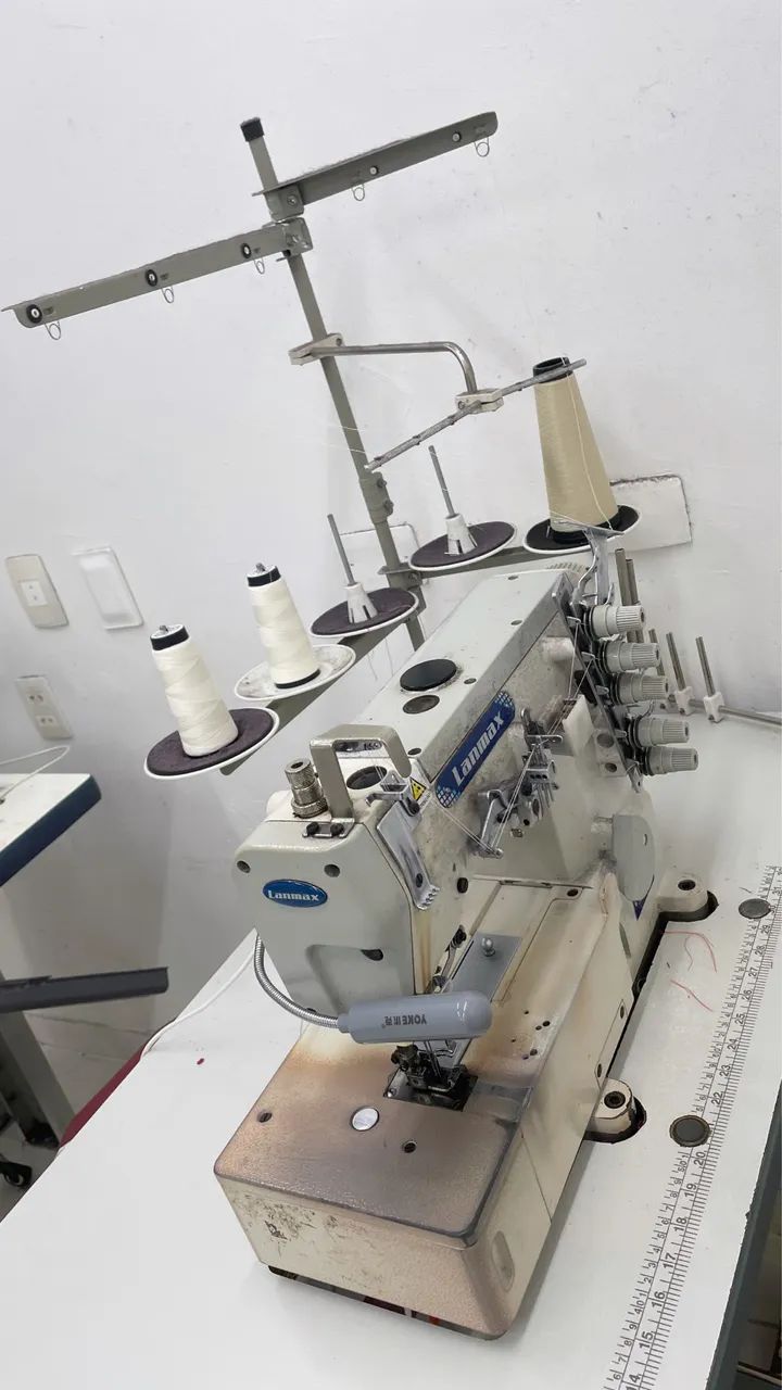 Máquina de Costura Galoneira 