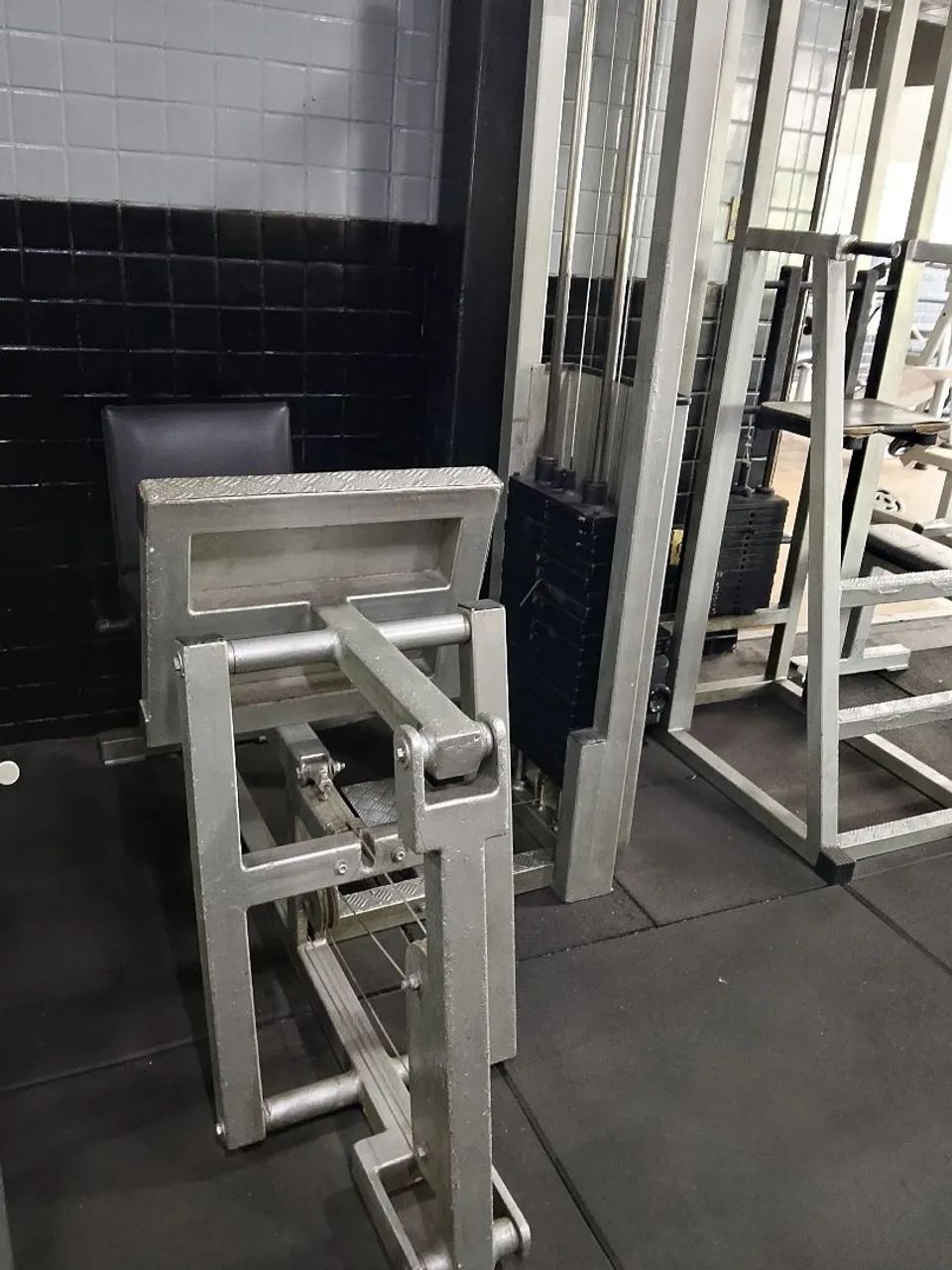 Maquin ário de musculação  - Foto 2