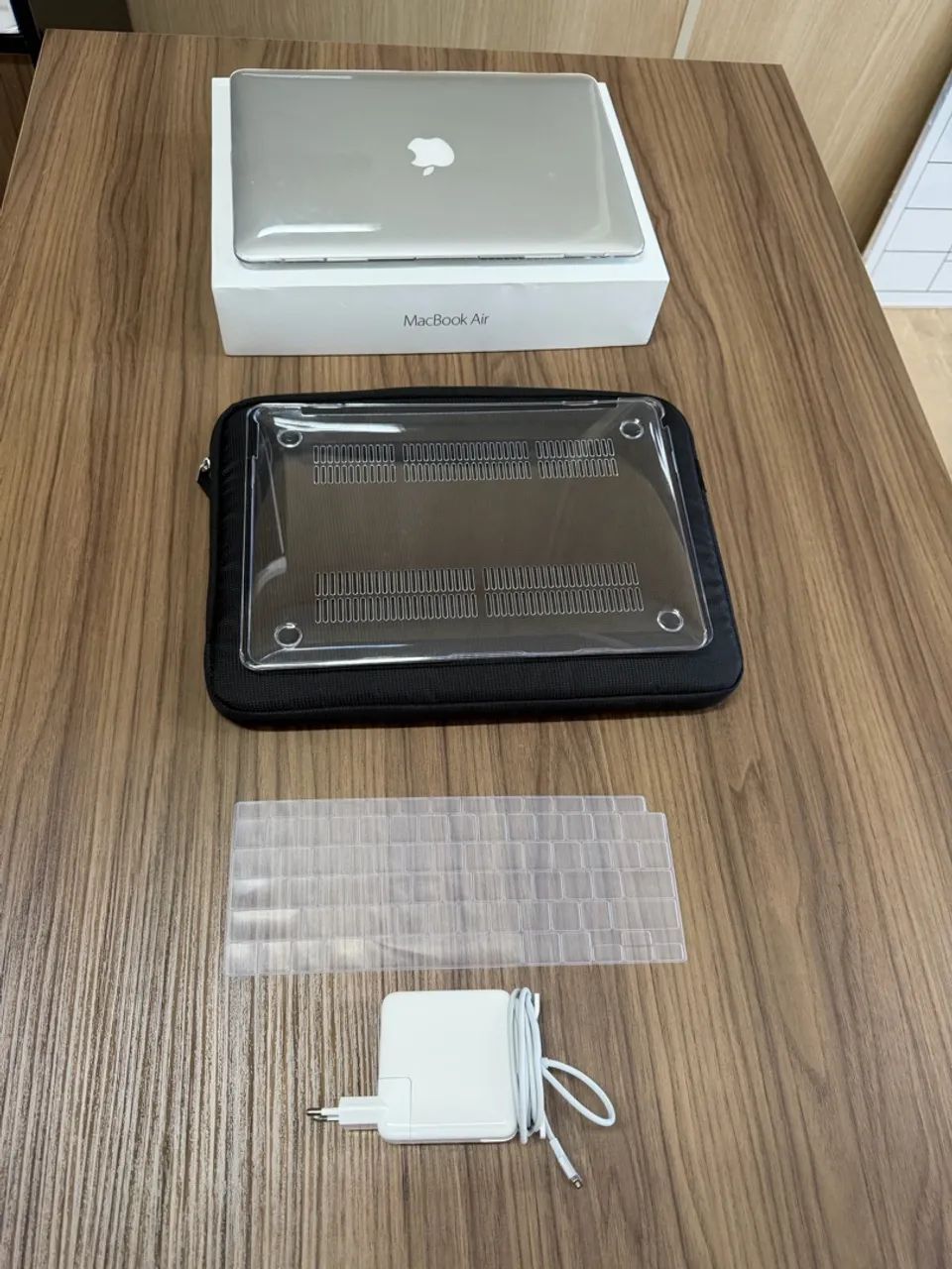 MacBook Air 2017 A1466 excelente + brindes  - Foto 5