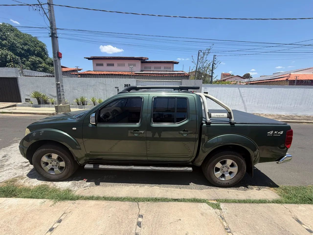 Nissan Frontier LE CD 4X4 2.5 TB DIESEL AUT. 2011