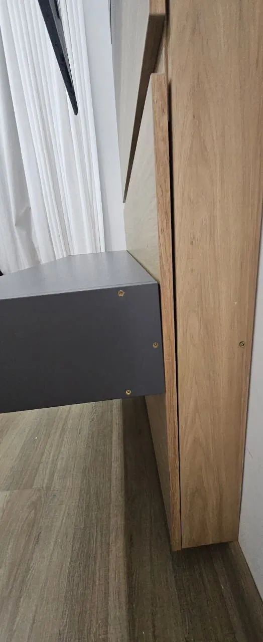 Wall-mounted panel with shelf65578359945985121