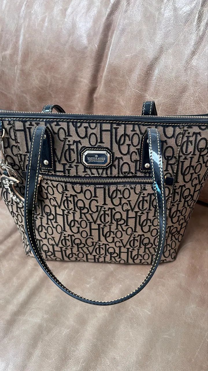 Bolsa Victor Hugo original com chaveiro 
