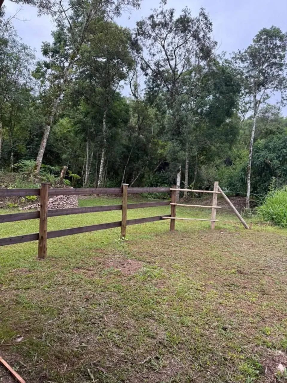 Sitio com Rio no fundos todo cercado e gramado. - Foto 4