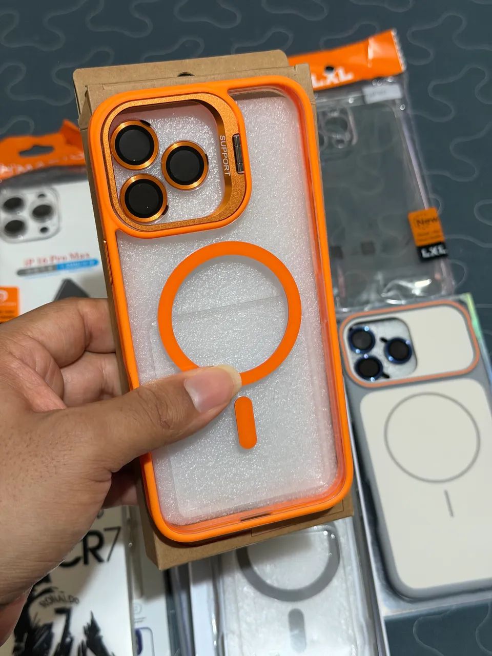 6 capinhas iPhone 16 Pro Max  - Foto 2