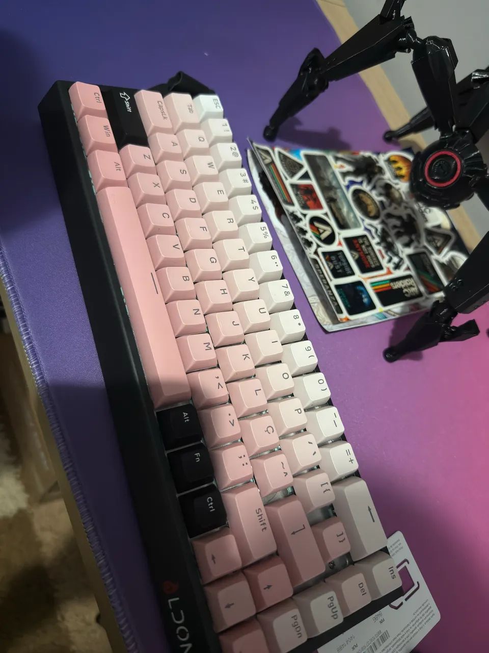 Teclado Magnético H68 modificado Keycaps 