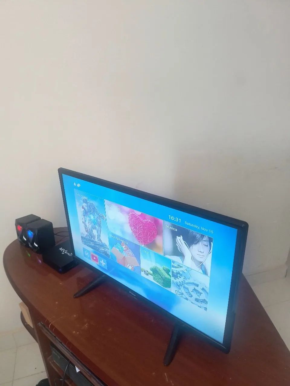 Monitor smart tv 22 Philips polegadas completo  - Foto 2