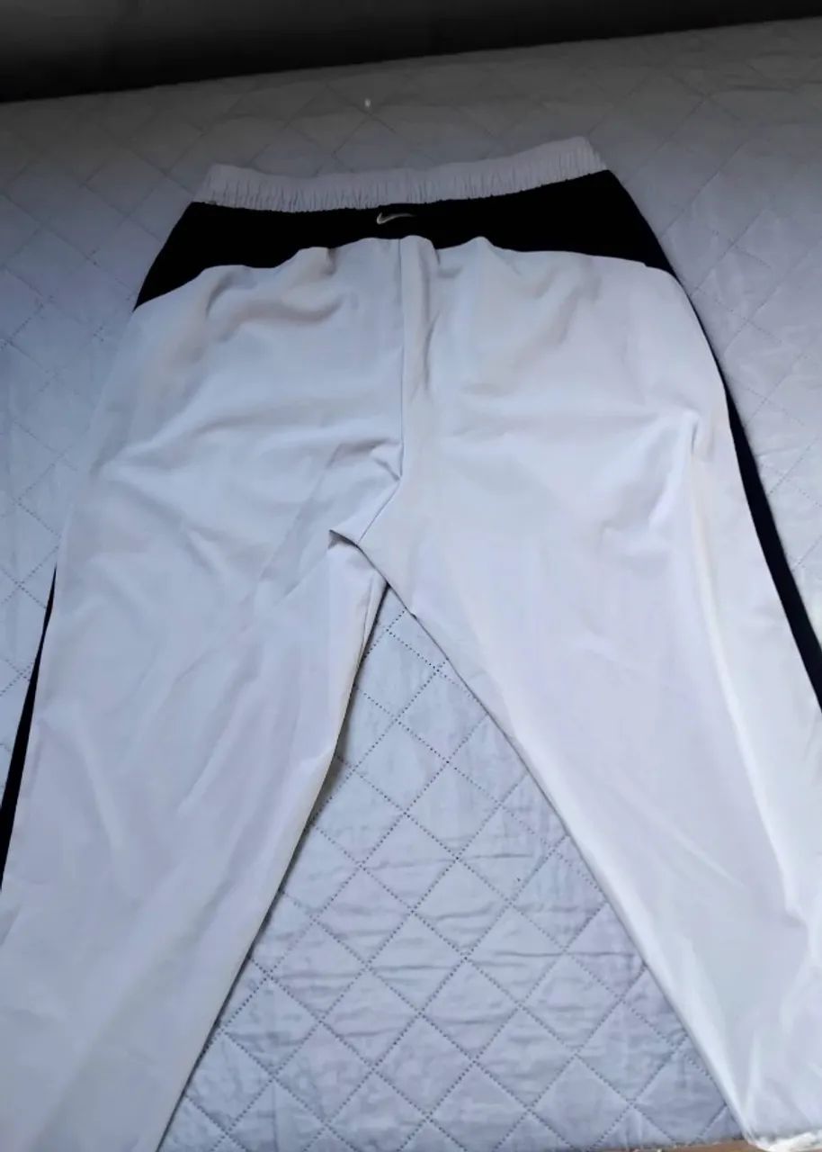 Conjunto Nike Liverpool x LeBron  - Foto 3