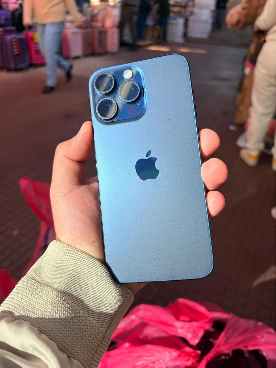 iPhone 15 pro max 256gb azul titanium - Celulares e Smartphones