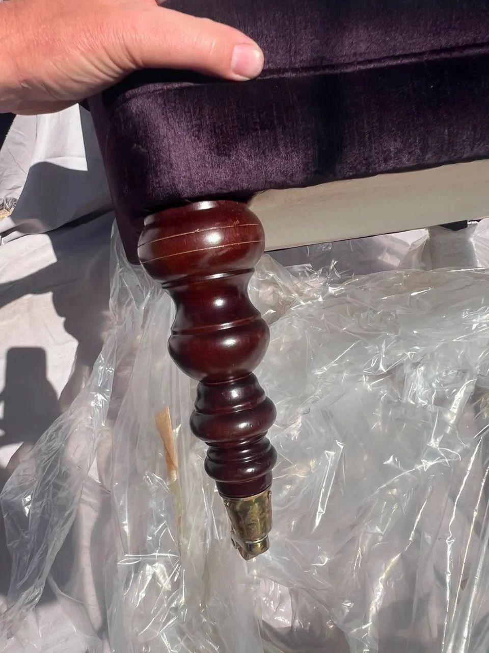 Poltrona Arttzzi Original em Veludo Preto | Nova | Alto Padrão | Embalada - Foto 3