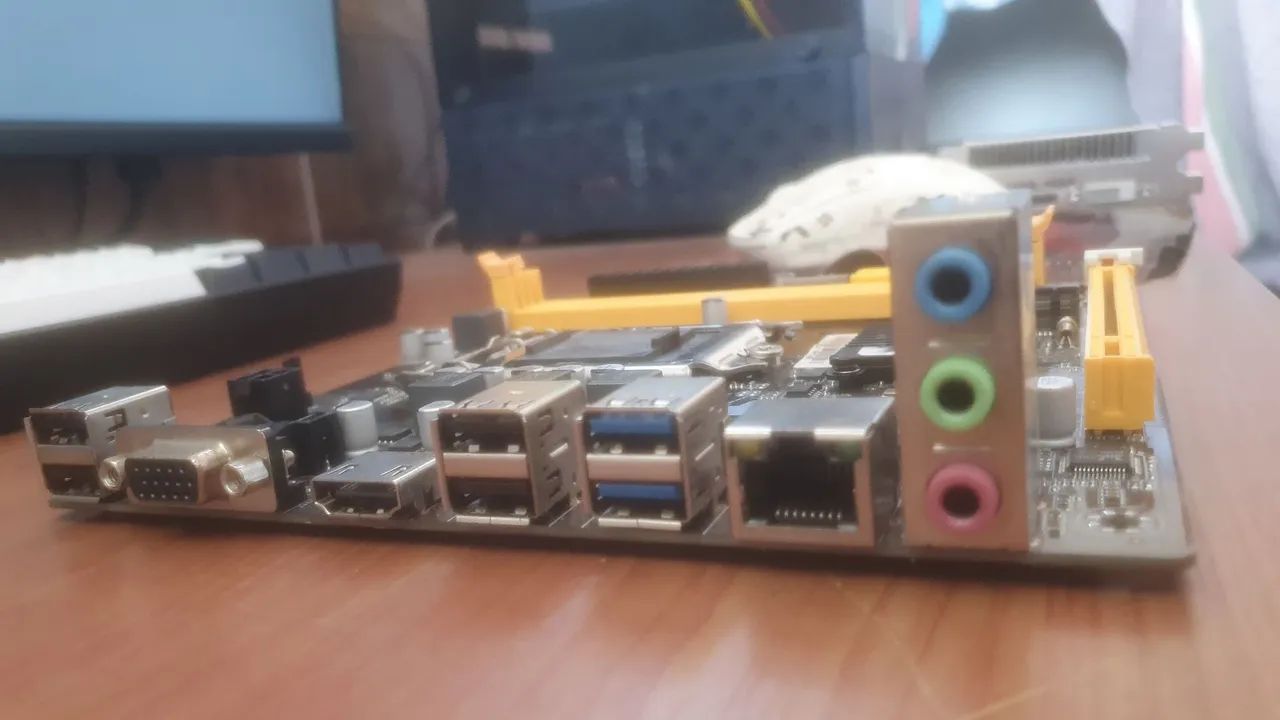 Placa Mãe LGA 1155 (i3/i5/i7) nova - Foto 4