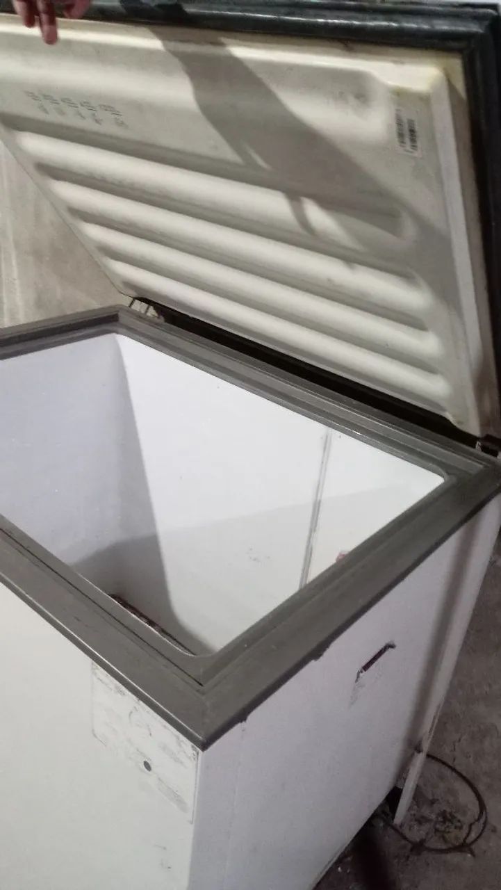Vendo Freezer Funcionando perfeitamente. - Foto 3