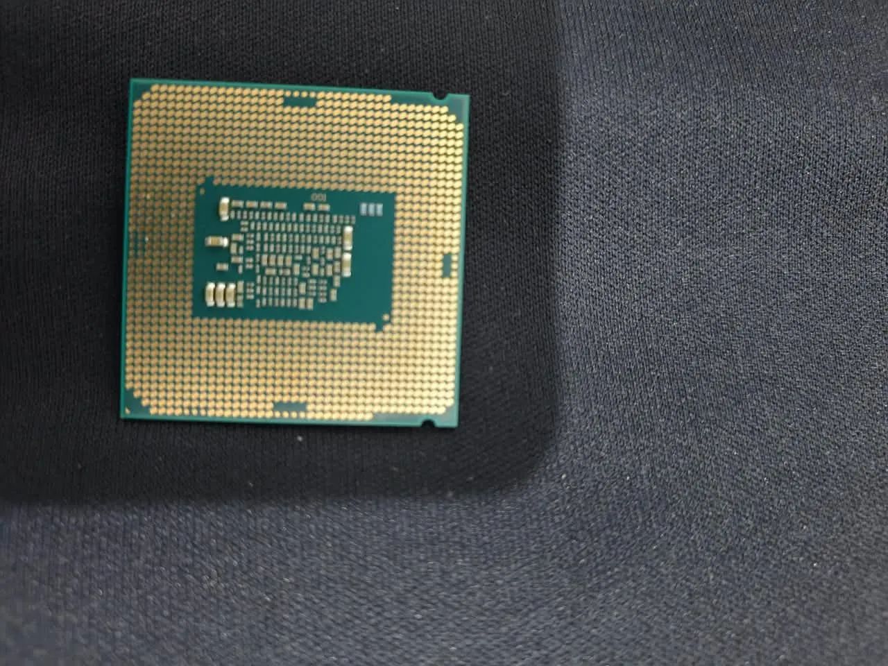 Intel i3 7100 3.90 GHz. - Foto 2