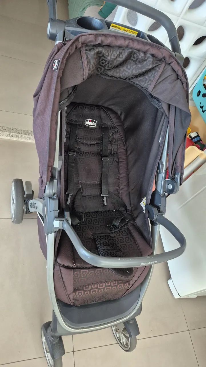 Carrinho de bebê com bebê conforto Chicco Bravo - Foto 2