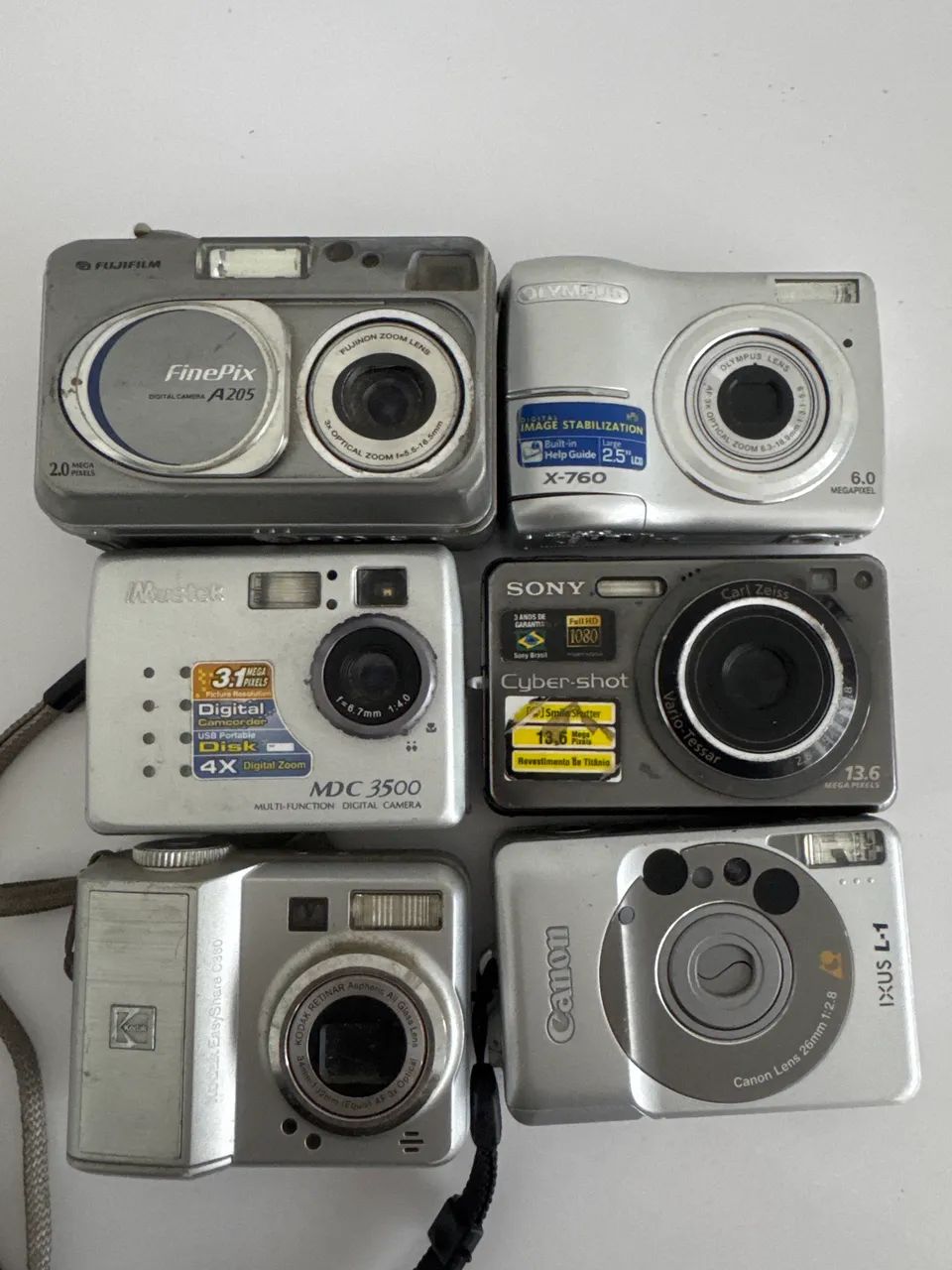 Kit com 6 Câmeras Digitais Antigas - Sony, Canon, Fuji, Olympus e