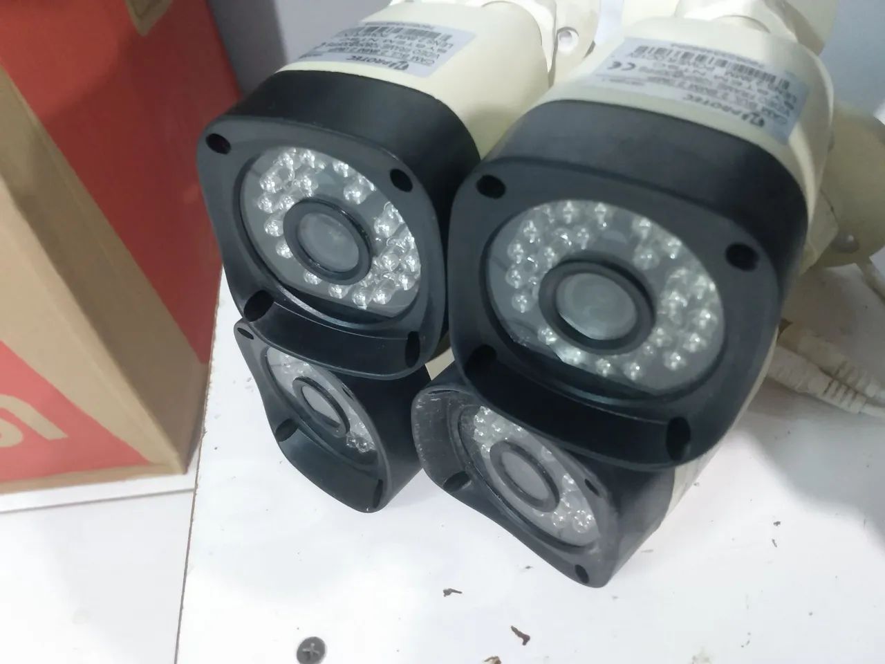 4 câmeras HD semi novas 