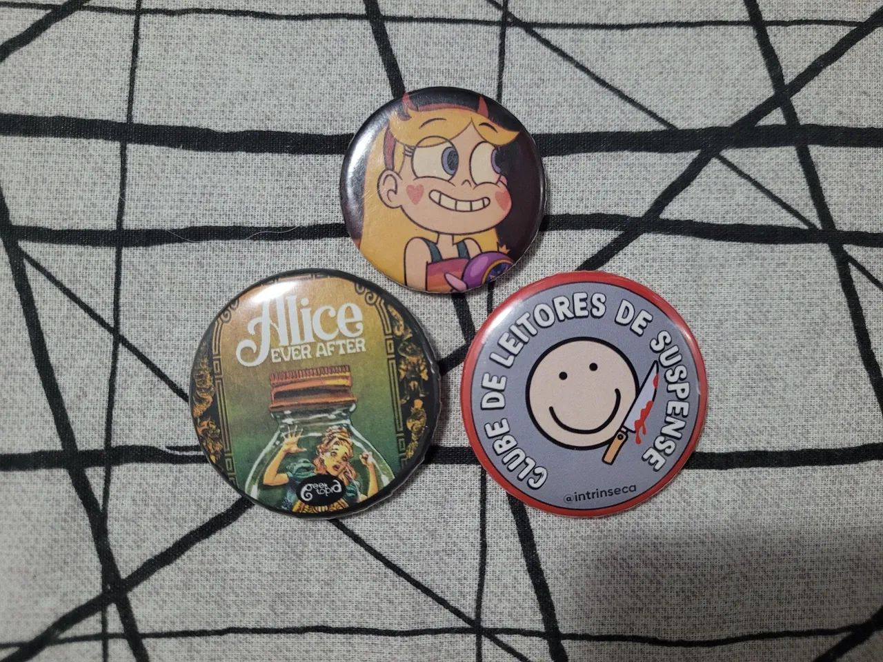 Kit de Bottons Exclusivos da Bienal do Livro + Bottons brindes