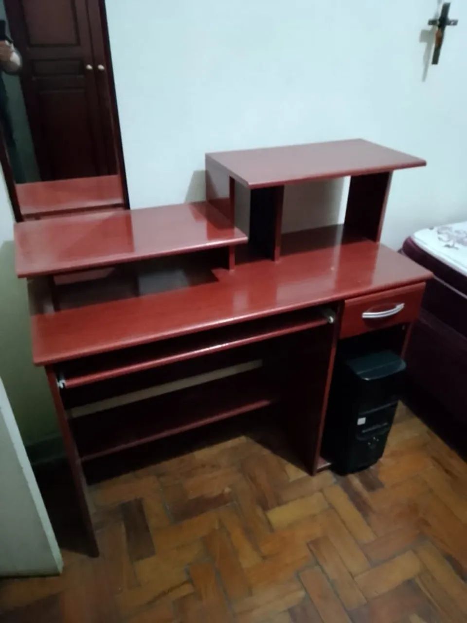 MESA DE MADEIRA PARA COMPUTADOR COM GAVETA  - Foto 2