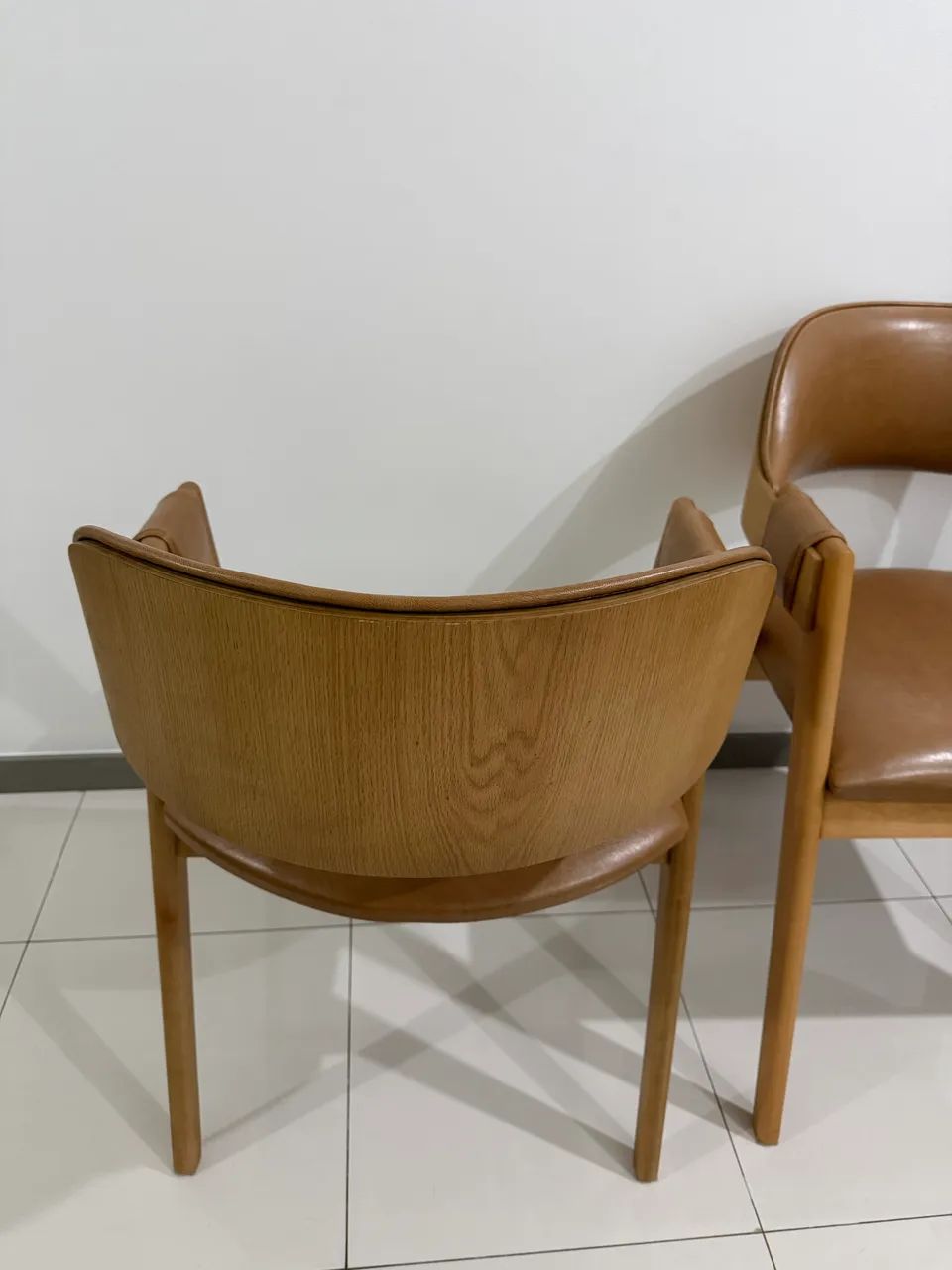 Mesa de jantar nova com 2 cadeiras  - Foto 4