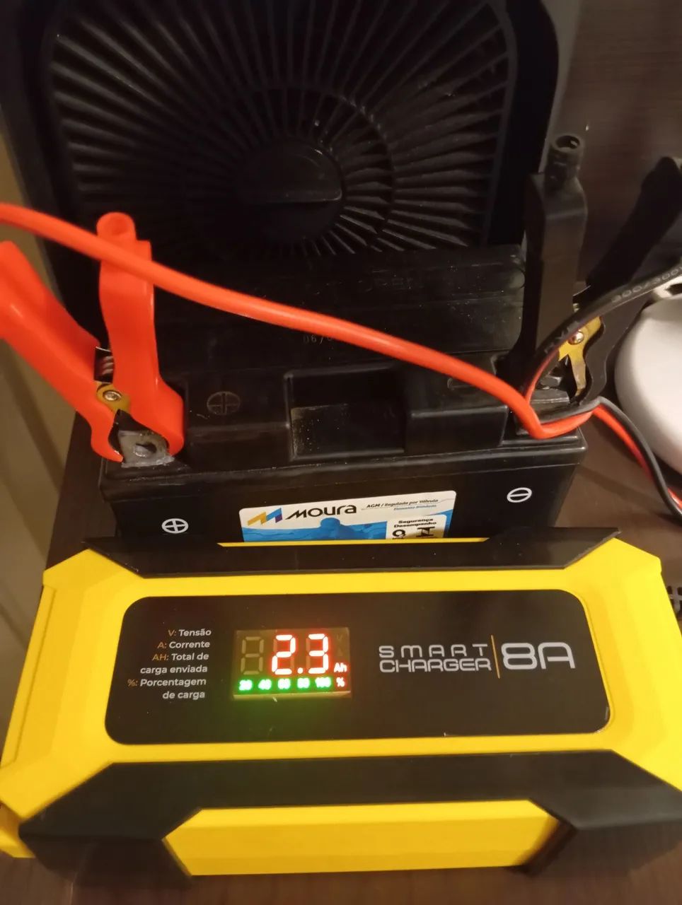 Carregador de bateria smart charger 8 a com funcionamento inteligente