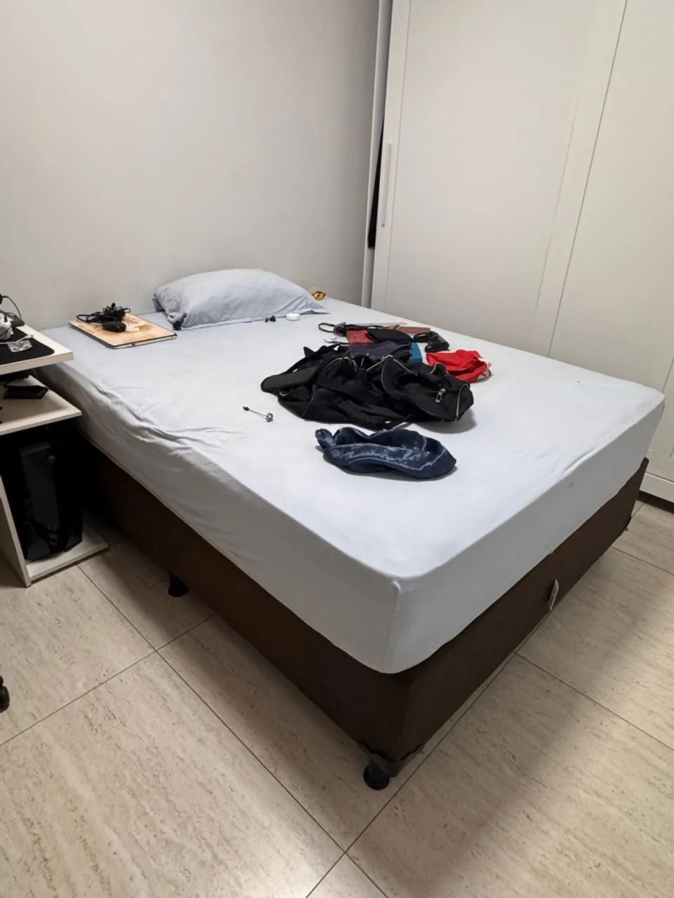 Vendo cama box casal
