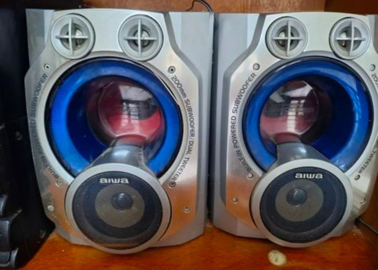 2 Caixas de Som com Home Teacher Aiwa