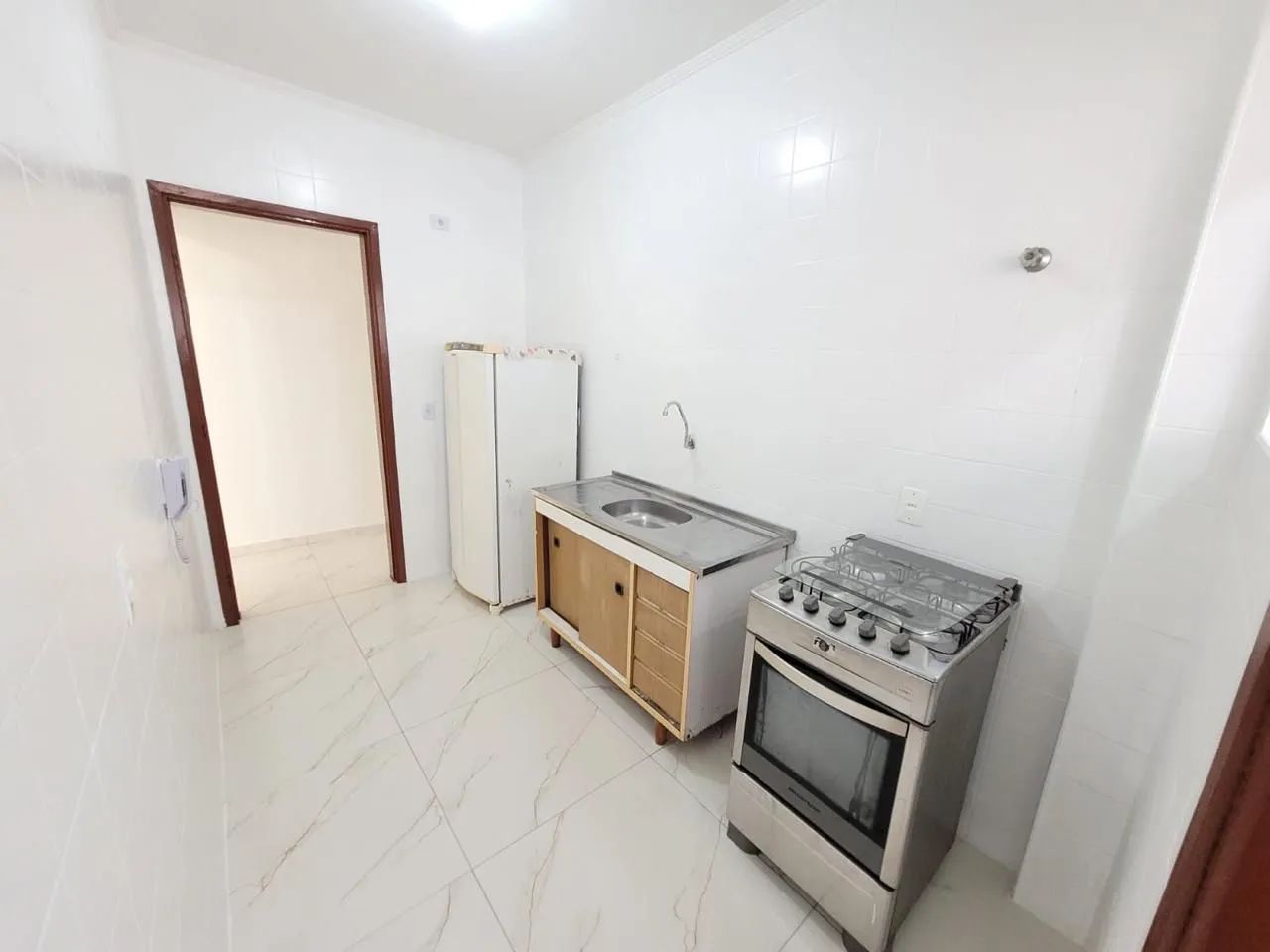 Alugo Apto Definitivo - Perto da Praia & Com Ótima Localização - Foto 4