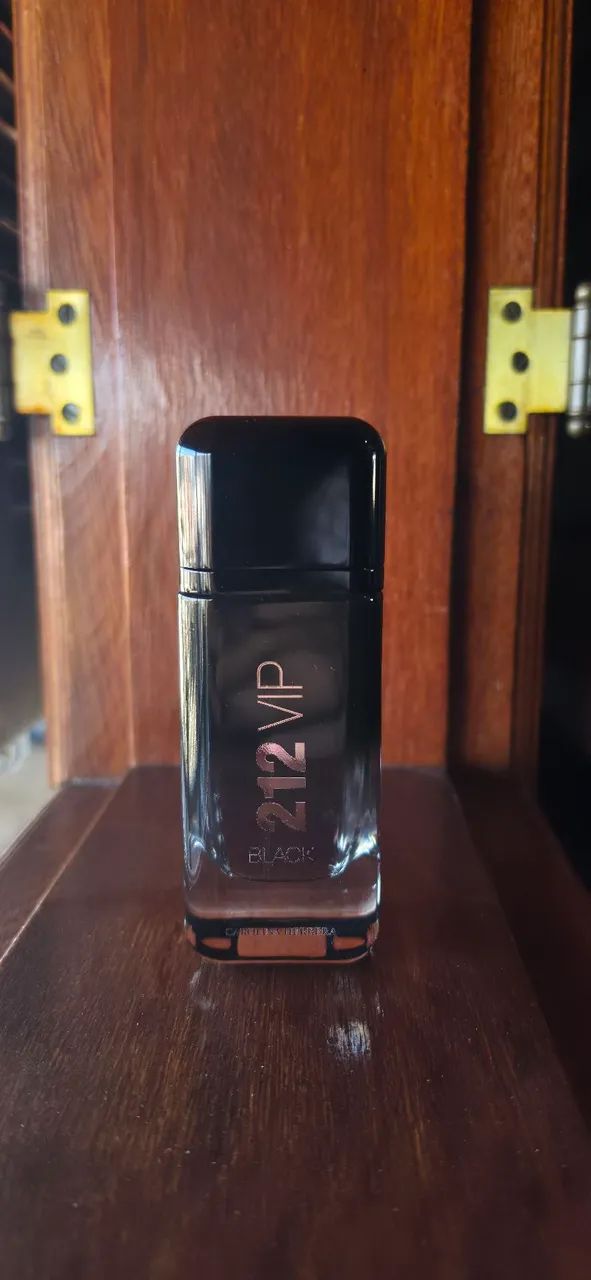 Perfume 212 vip black 100ml - Foto 2